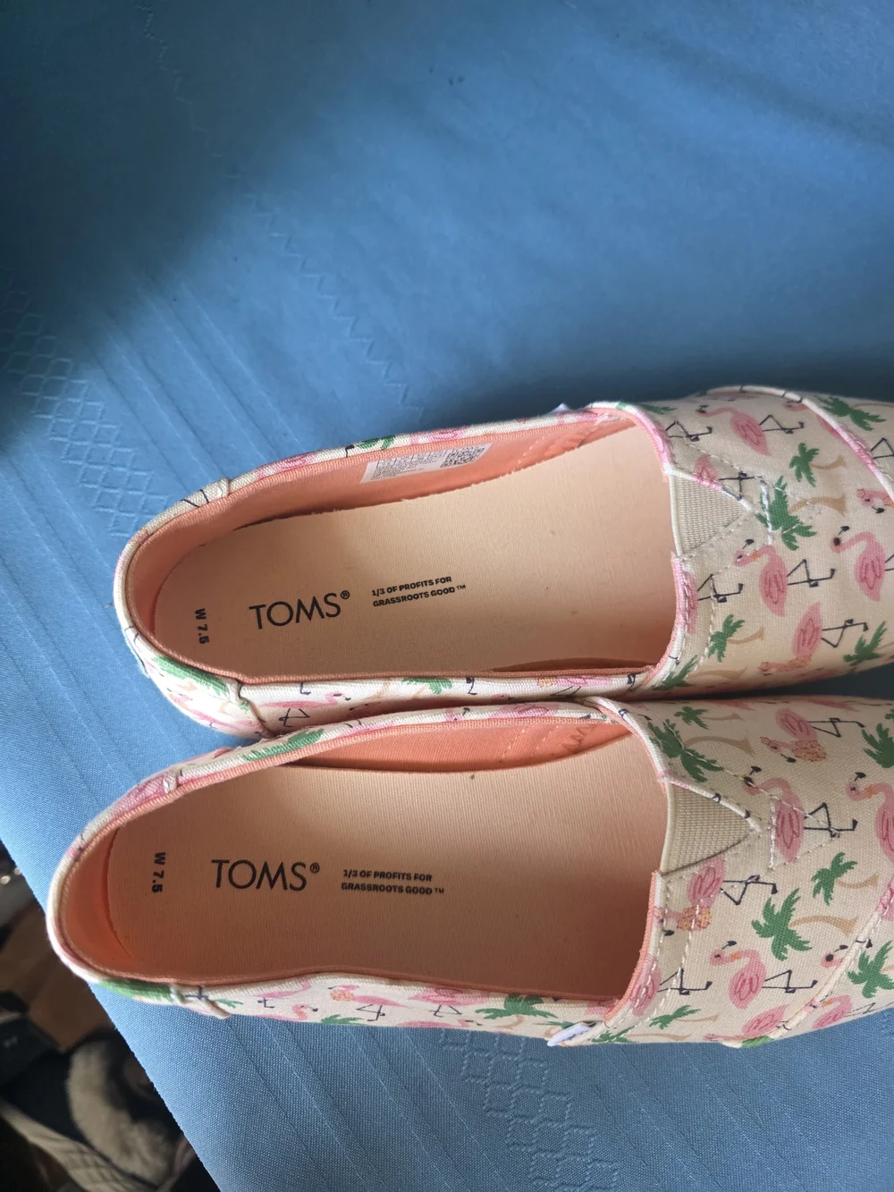 TOMS Flamingo Palm Tree Canvas Slip‑Ons Women’s 7.5 Tropical Summer